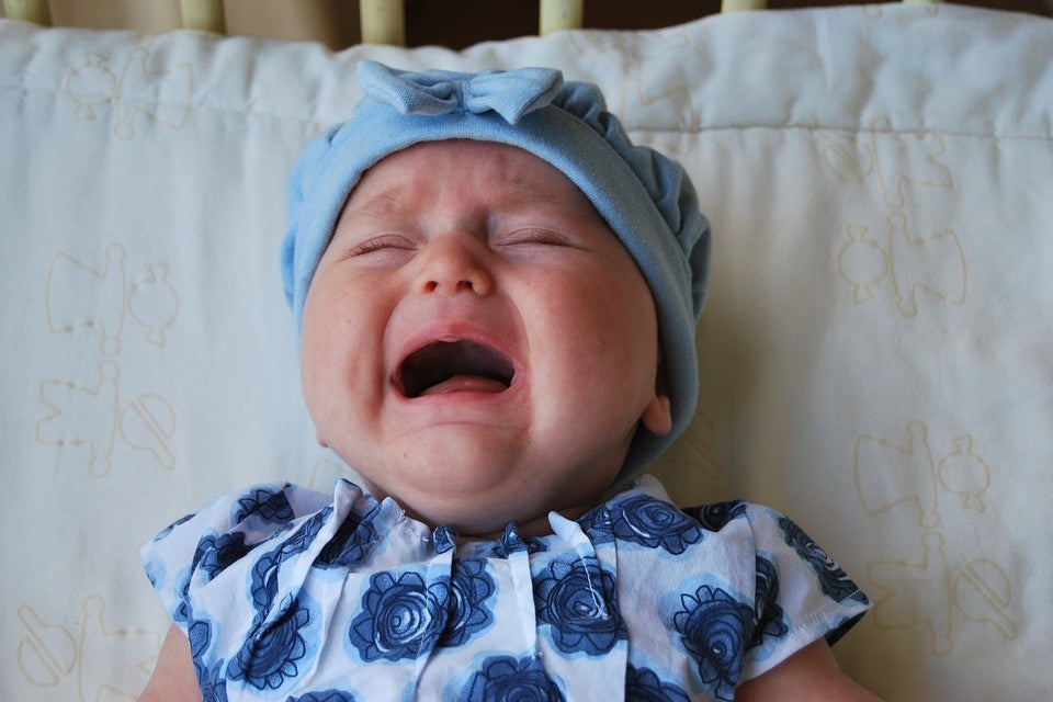 Baby vecht tegen slaap: oorzaken en tips!